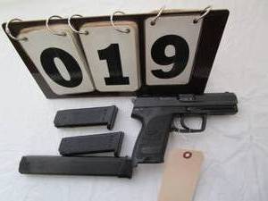 lot 19 image: Heckler & Koch .40 Cal S&W Pistol