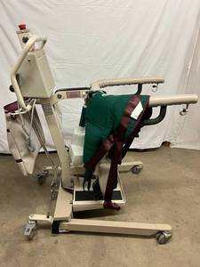 lot 2 image: WOW WE RARELY GET THESE IN MSRP $9,000&nbspEZ Way Smart Stand Sit to Stand Patient Lift 400lb Capacity Battery Powered&nbspWRemote, Sling , Battery & Charger - EXCELLENT WORKING CONDITION  See Youtube To See How This Fantastic Lift Operates