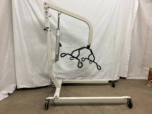 lot 3 image: MSRP $1900 Top Of The Line In High Quality Hoyer Haudraulic Patient Lifts WSling 400lb Capacity 6 Point Cradle Many Uses For This Powerful Lift - Mechanics, Veterinary Clinics, Etc. See Youtube For Info About This Lift Quick Disassembly For Travel