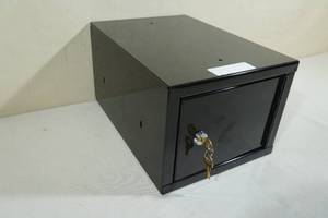 lot 43 image: NEW 2 Pistol Lock Down Gun Safe