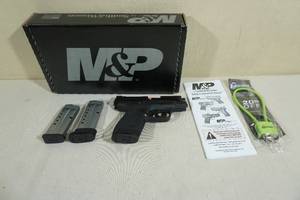 lot 4 image: NEW Smith & Wesson M&P 9 Shield 2.0 9mm Semi Auto Pistol - 3 Magazines