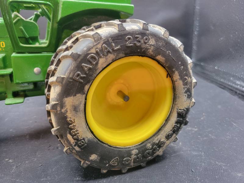 JOHN outlet DEERE 4620 DIESEL TRACTOR 1/16 SCALE ERTL DIE-CAST