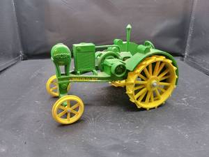 lot 743 image: John Deere Waterloo Boy Tractor Diecast Model - 1 16 Scale - JLE Scale Models
