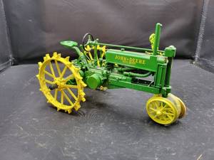 lot 762 image: ERTL Precisian Series #1 John Deere Model A Diecast Tractor with Steel Wheels - 116 Scale