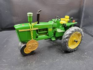 lot 767 image: ERTL Precisian Series #3 John Deere 4020 Diesel Diecast Tractor Model - 116 Scale