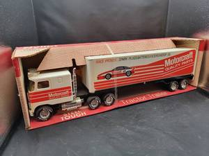 lot 782 image: NYLINT Cabover Semi-Truck and Trailer - FORD Motorcraft in Box
