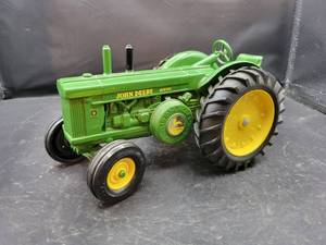 lot 803 image: ERTL John Deere Model R Diesel Diecast Tractor Model - 116 Scale - Series II