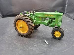lot 807 image: NB&K John Deere Model MT Diecast Tractor Model - 116 Scale - Lafayette Farm Toy Show March 1989