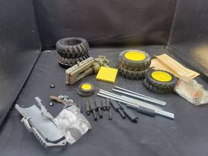 lot 829 image: Lot of Assorted Diecast Model Parts - Most is 116 Scale