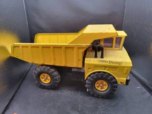lot 849 image: Early 1970s TONKA Mighty Dump Pressed Steel Truck