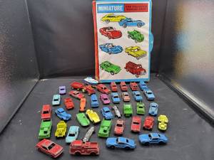 lot 852 image: (40) Vintage Tootsie-Toy Diecast Cars with Storage Case