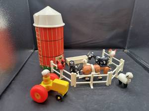 lot 855 image: Vintage Fisher-Price Barn Silo, Fences, Tractor, Animals and More