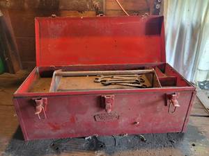 lot 237 image: Steel CRAFTSMAN Tool Box with Hand Tools, C-Clamps and More