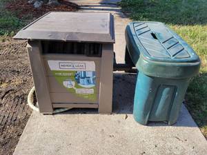 lot 264 image: Stationary Hose Cabinet with Hose  Poly Gardening Bench
