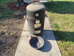 lot 265 image: MECO Series 5000 Smoker