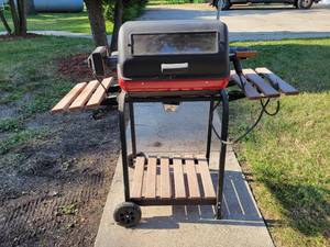 lot 266 image: MECO Electric Outdoor Rotisserie - Looks to have never been used