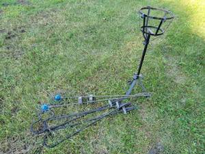 lot 274 image: Assorted Garden Hooks and More