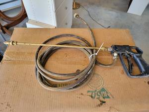 lot 301 image: JE Adams Pressure Washer Gun, Hooks up to Standard Garden Spigot