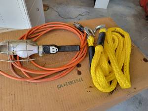 lot 310 image: Trouble Light and Tow Rope