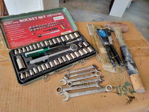 lot 312 image: Duracraft Socket Set, CRAFTSMAN Metric Combination Wrenches, Maul and Rivet Gun