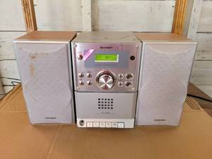 lot 314 image: Sharp CDRadio Player Model No. XL-S10 - Tested and Works