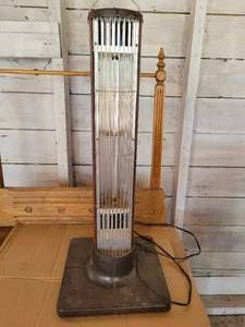 lot 317 image: PRESTO Quartz Electric Heater - Tested and Works