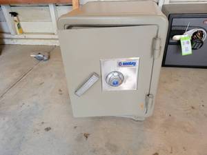 lot 323 image: Sentry Safe with Combination