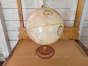 lot 324 image: Vintage 12 Diameter Globe