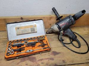 lot 387 image: CRAFTSMAN 12 Electric Drill (Works) and Tap & Die Set