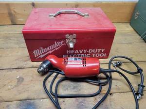 lot 393 image: Milwaukee 38 Electric Right Angle Drill - Cat No. 0375-1 (Tested and Works)