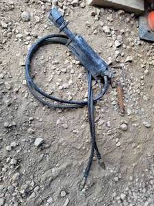 lot 500 image: John Deere Hydraulic Cylinder R27423  1.5 x 8 Hitch Pin