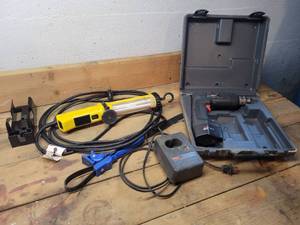 lot 509 image: Skil Cordless Drill (Tested and Works), Corded Work light with Mount (Tested and Works) and Strap Wrench