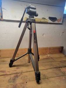 lot 512 image: AMBICO Aluminum Extendable Tripod - Up to 60 Tall