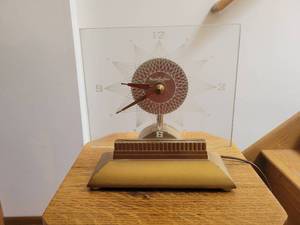 lot 536 image: Vintage Mastercrafters Starlight Lighted Clock - Tested and Works - Approx. 9 x 8 x 5