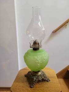 lot 537 image: Beautiful Green Glass Oil Lamp with Queen Anne No. 2 Burner and Chimney - Approx. 18 Tall