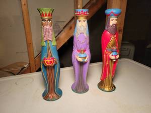 lot 542 image: The 3 Wiseman Ceramic Statues - Approx. 13 Tall Each