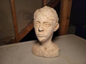 lot 543 image: Clay Bust Statue - No Signature - Approx. 13.5 Tall