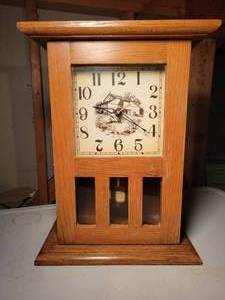 lot 549 image: Solid Wood Mantle Clock - Approx. 19 x 14 x 7