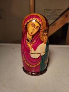 lot 557 image: Vintage Nocag Russian Nesting Dolls - Approx. 7 Tall