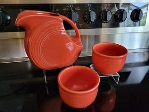lot 134F image: Lot of Homer-Laughlin Fiestaware Persimmon Pitcher and Pair of Chili Bowls