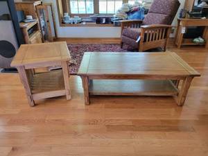 lot 44 image: Solid Oak Mission Style Coffee Table & Side Table