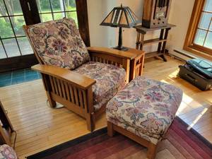 lot 47 image: Misson Style Flexsteel Tapestry-Upholstered Chair with Ottoman