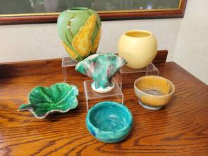 lot 69 image: Lot of (6) Pieces of Pottery - Beautiful Pieces from Haeger, Real Ceramics
