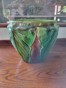 lot 76 image: Leaf Motif Jardiniere