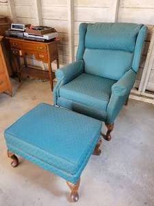 lot 99 image: Posturebuilt Wingback Green Chair with Ottoman