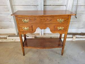 lot 101 image: Solid Wood Hallway Table with Three Drawers