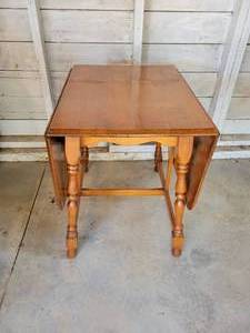 lot 104 image: Drop Leaf Solid Wood Table