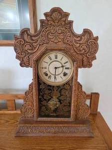 lot 116 image: Antique Gingerbread Mantle Parlor Walnut Clock by E. Ingraham Company - WORKS
