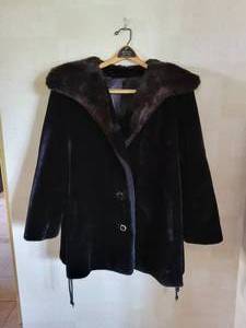 lot 117 image: Vintage Womens Size 12 Synthetic Fur Coat by Boragazia Career Originals