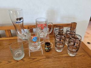 lot 125 image: Lot of Beer Glasses and Mid-Century Modern Drinking Glasses